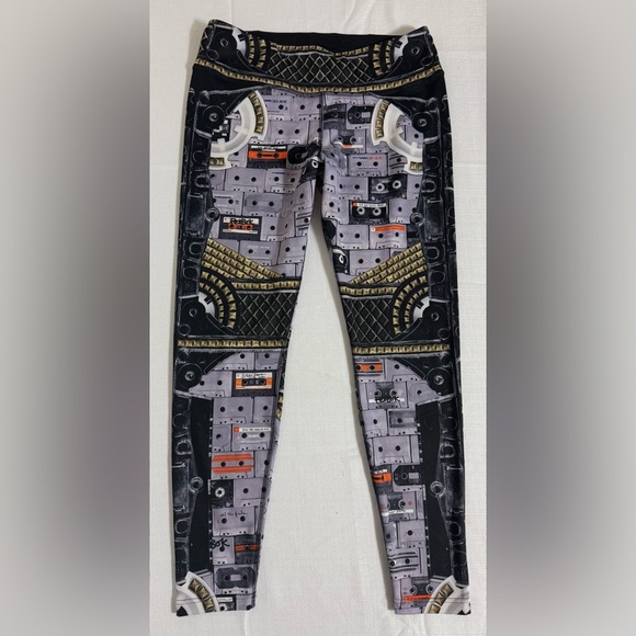 Reebok Speedwick Lux Bold Baroque Print Leggings •Large •Cassette Tape Music - Picture 1 of 15